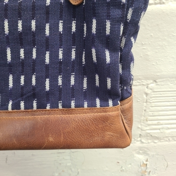 Kakaw Designs Navy & Brown Shoulder Tote - Picture 2 of 12